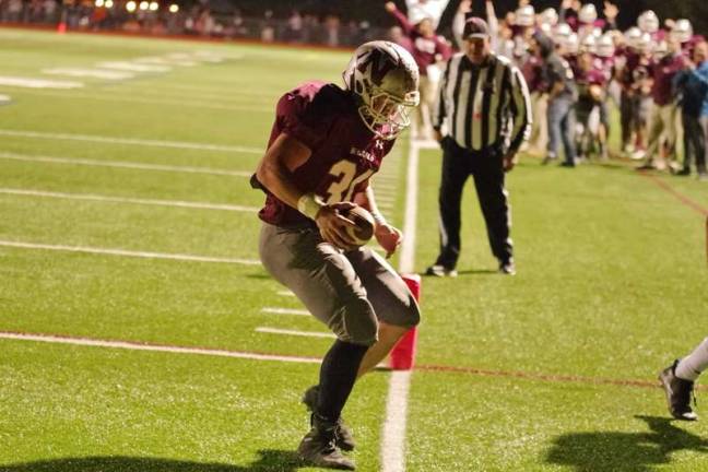 After catching the ball Newton running back Ryan Kaiser crossed the goal line and kept both feet inbounds in the end zone resulting in a touchdown in the first quarter. Kaiser also rushed for a second touchdown in the second quarter.