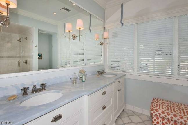 Sophistication and style in lakefront home