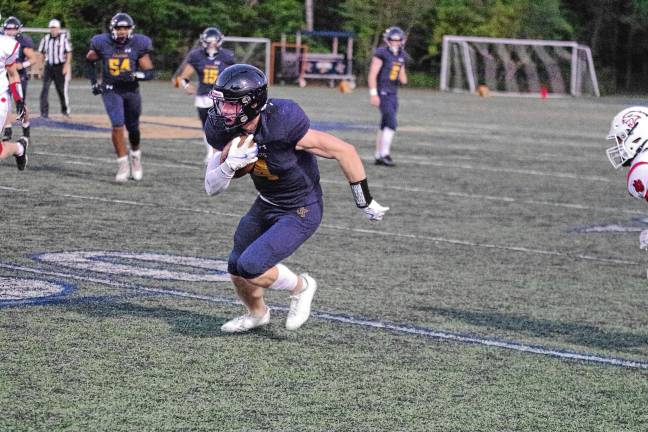 <b>Jefferson wideout Jason Post made four touchdowns in the Falcons’ first victory of the season.</b>