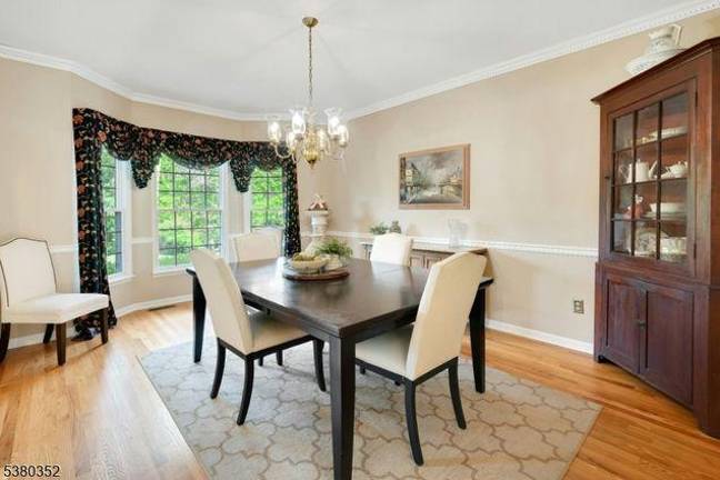 Real estate: Elegant 5-bedroom home