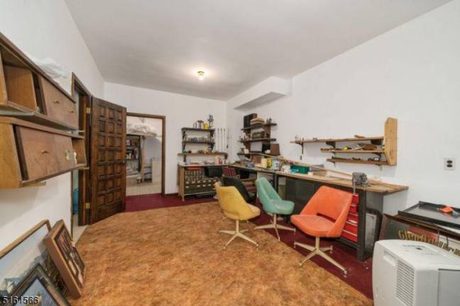 Lakefront vacation home year-round