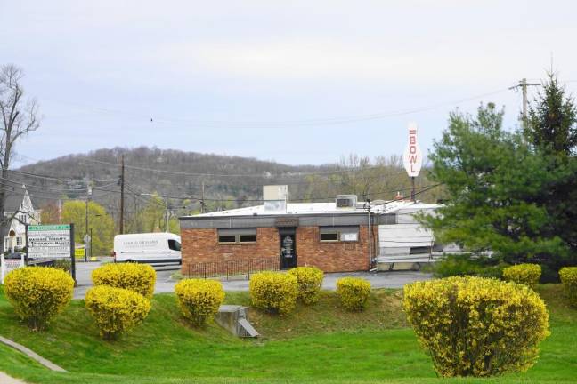 Where in Sparta? Sparta Lanes Bowling pin, view from Woodport Rd.