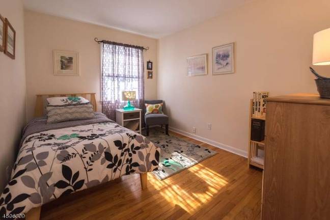 Three-bedroom bi-level in Lake Mohawk district