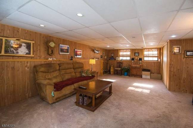 Three-bedroom bi-level in Lake Mohawk district