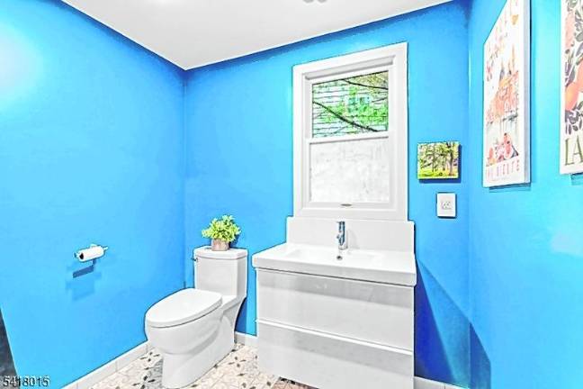 Fabulous lakefront home in Lake Mohawk