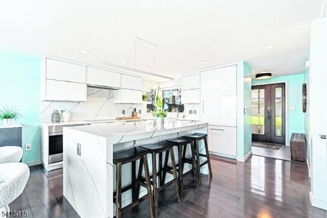 Fabulous lakefront home in Lake Mohawk