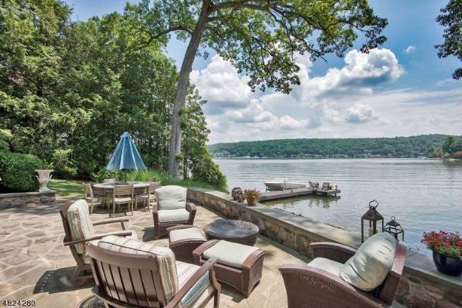 Sophistication and style in lakefront home