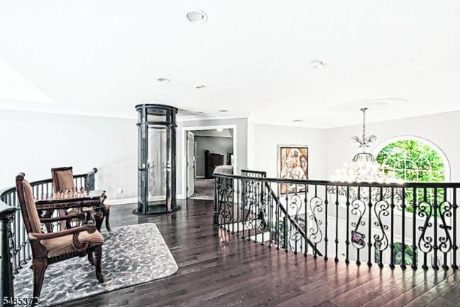 A custom gated estate