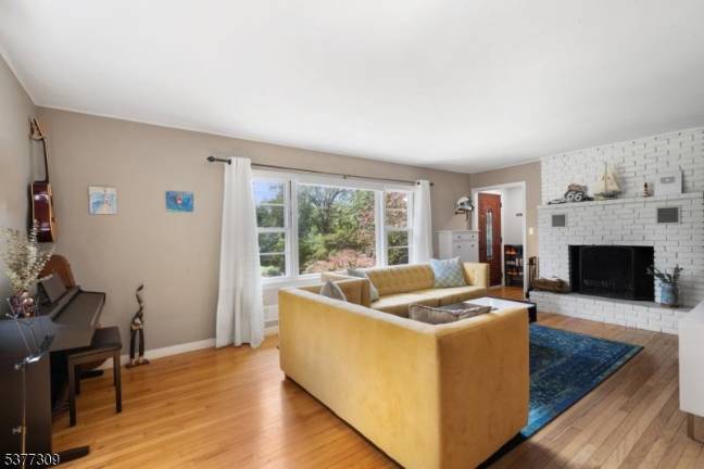 Real estate: Mix of classic and new style