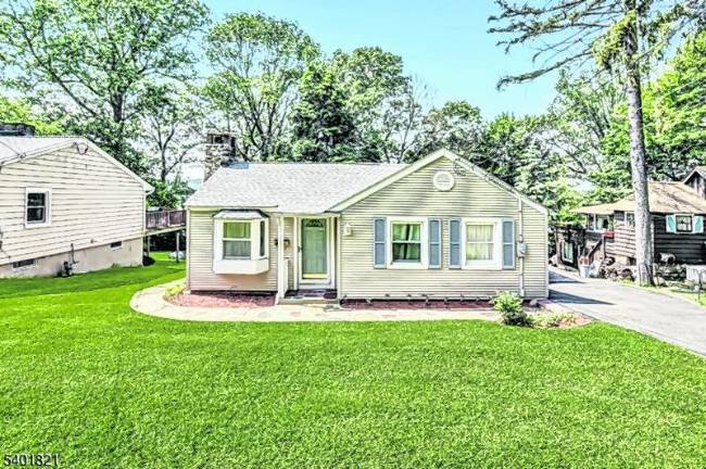 Charming Lake Mohawk ranch home