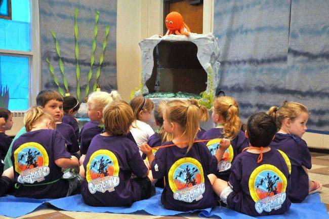 Ocho the talking Octopus reads stories from the Bible