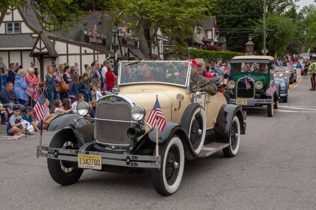 Rolling out the antique autos photos by Dave Case