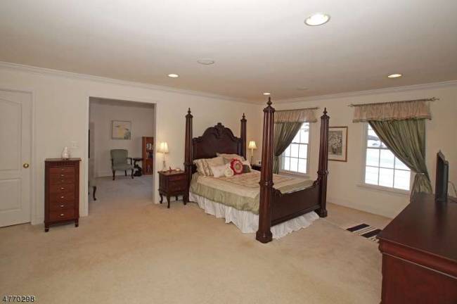Spacious model home in great neighborhood
