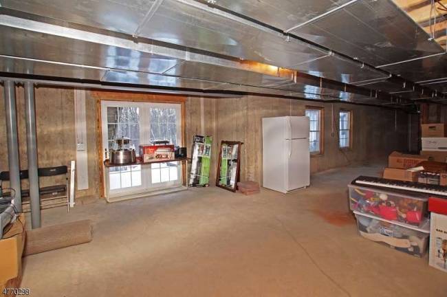 Spacious model home in great neighborhood