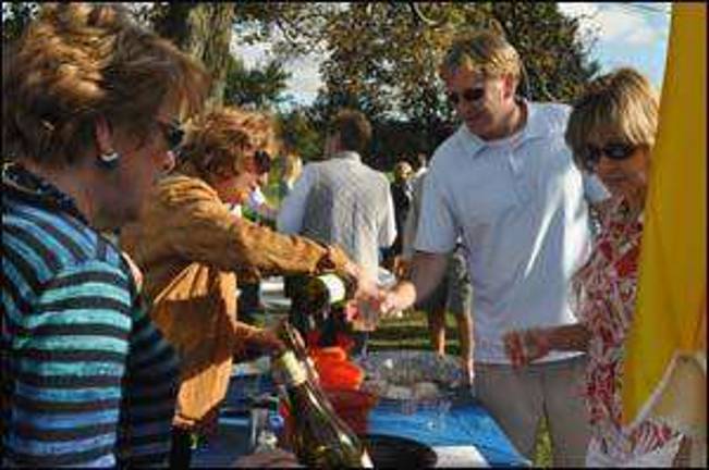 Plans for new hospice unveiled at annual wine and cheese fundraiser