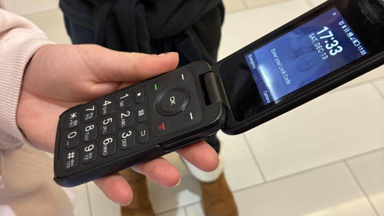 Some parents are opting to give their kids flip phones, which have been seeing a resurgence over the past few years.