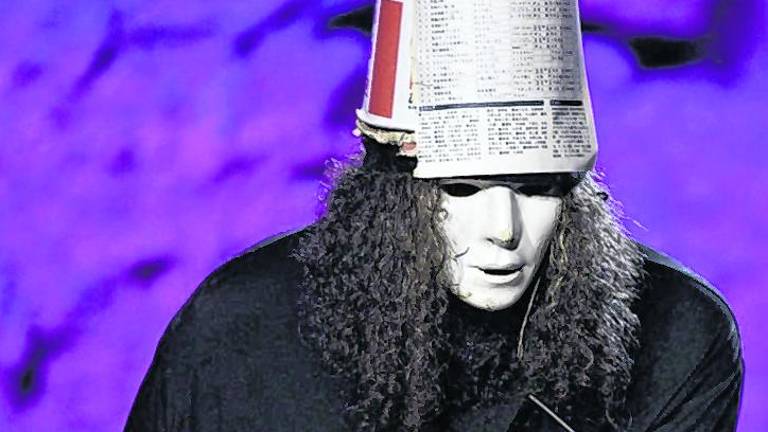 Buckethead brings virtuosic guitar spectacle
