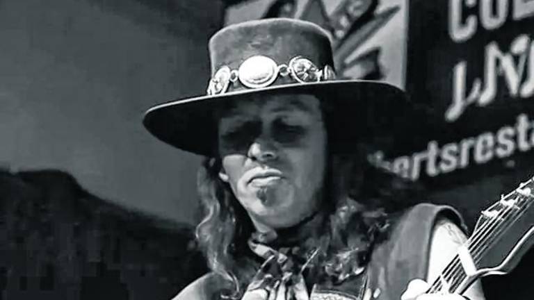 <b>Tommy Katona</b>