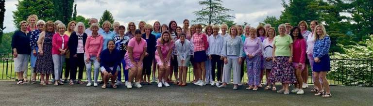 Women’s group meets, golfs