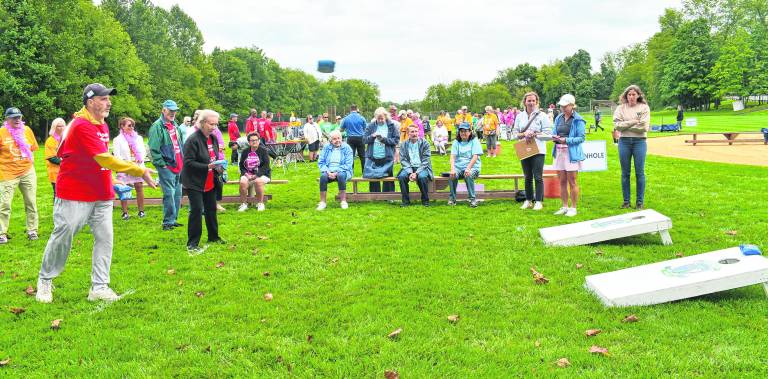 Seniors participate in Cornhole.