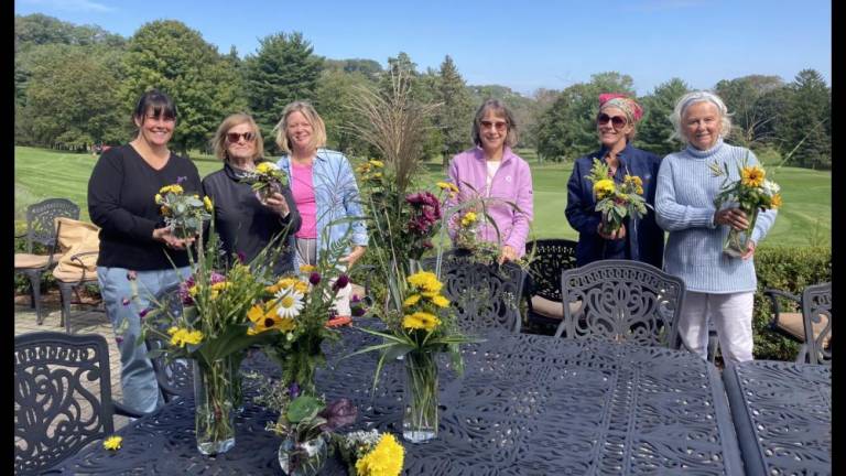 Garden Club members assist with ‘Ray of Hope’ event