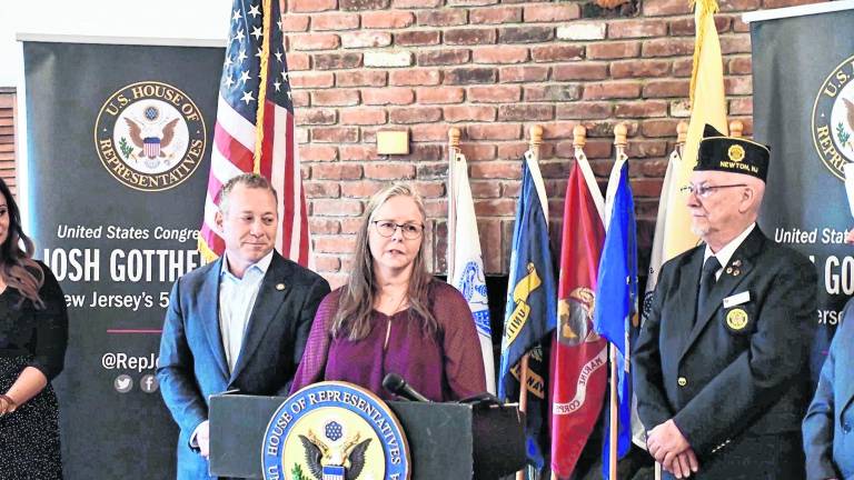 <b>U.S. Rep. Gottheimer was joined by Tony Gallopo’s wife Betsy and their daughters Ashley Kopec, Sarah Hill, and Ally Thorpe, as well as former American Legion Post 86 Commander Harry Kaplan and other friends and members of the community.</b>