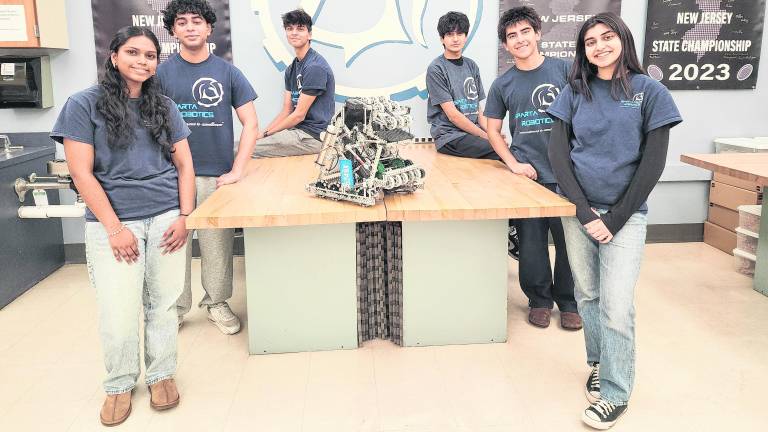 <b>Team X-Calibur: Srihitha Jakka, Aarav Kamal, Jaisen Caswell, Imad Panjwani, Roberto Vasquez.</b>