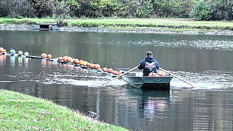 <b>The Pumpkin Float at Horton Pond</b>