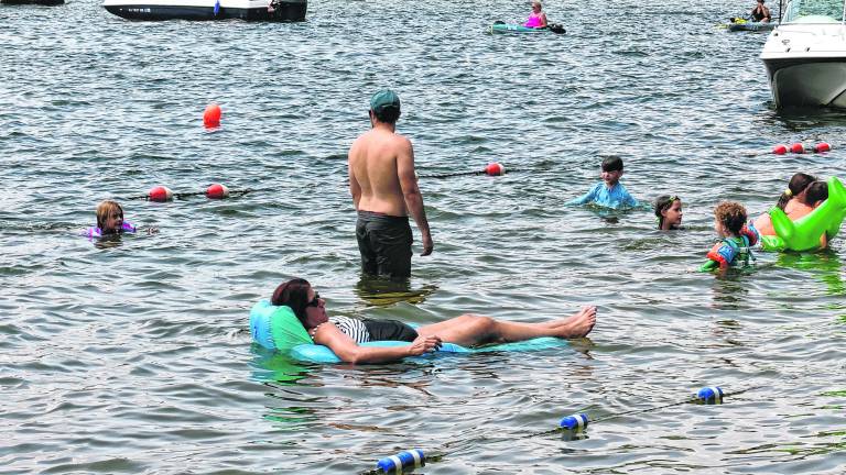 Floats are shown on Lake Mohawk.